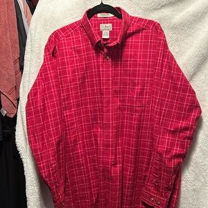 Wrinkle free tradition men’s button down shirt. Large Regular